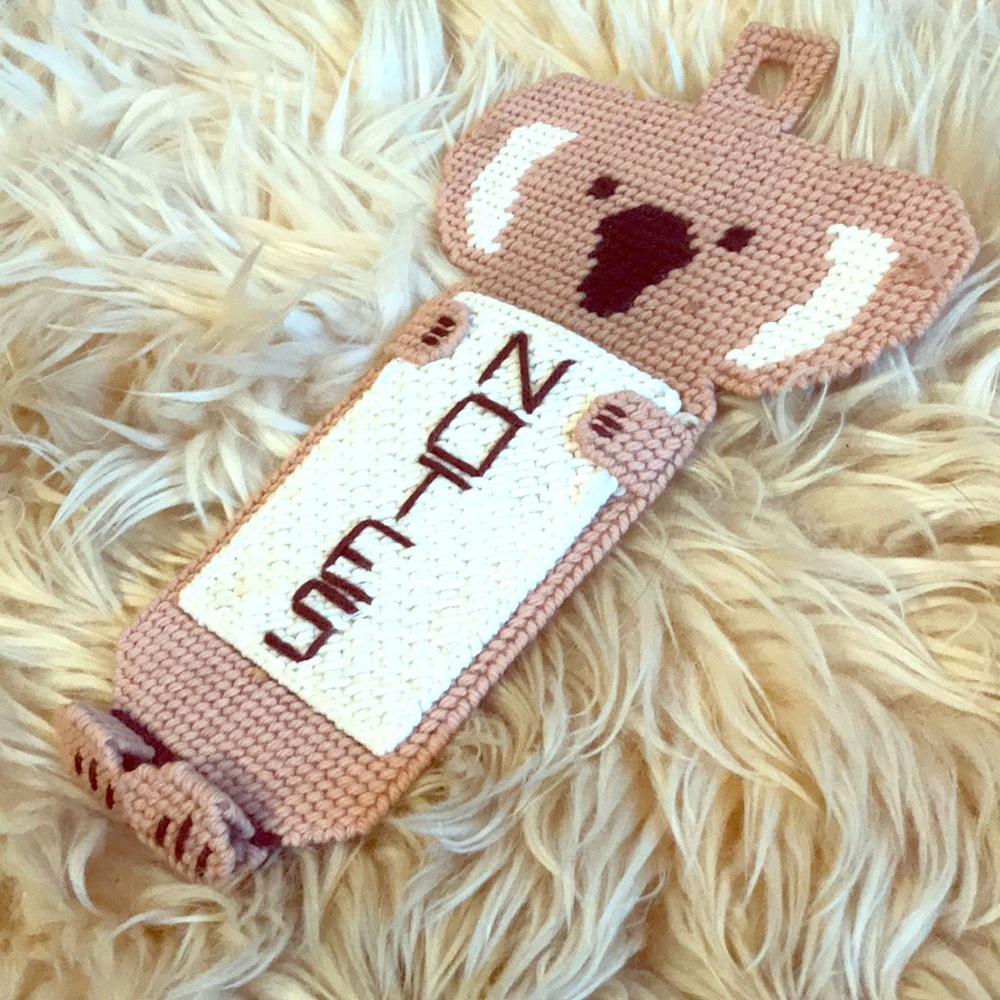 Vintage 🐨 Needle Point Notes Holder!